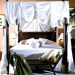 fourPosterBed_Lotus_g[1]